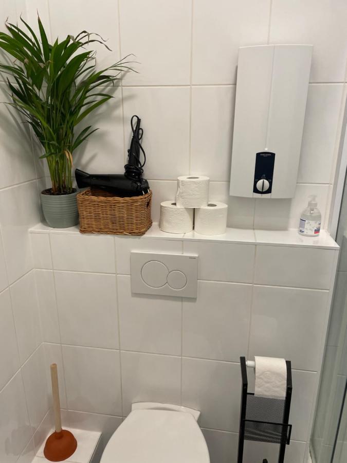 Airport Apartment Fuer 4 - Smart Tv - Kueche - Echarger Hamburk Exteriér fotografie