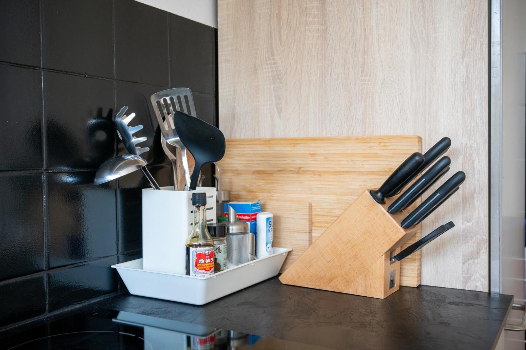 Airport Apartment Fuer 4 - Smart Tv - Kueche - Echarger Hamburk Exteriér fotografie